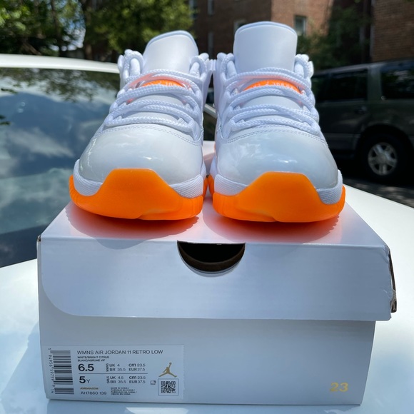WMNS Air Jordan 11 RetroLow Bright CitrusAH7860139 - Picture 2 of 3
